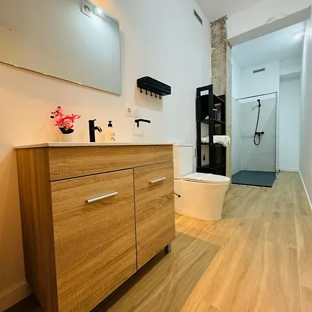 Apartment Ori A Cool & Wide Next To Historic Center *